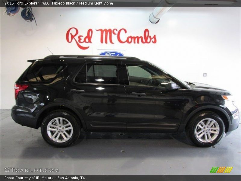 Tuxedo Black / Medium Light Stone 2015 Ford Explorer FWD