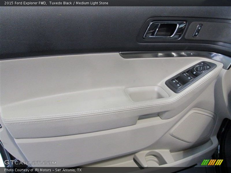 Tuxedo Black / Medium Light Stone 2015 Ford Explorer FWD