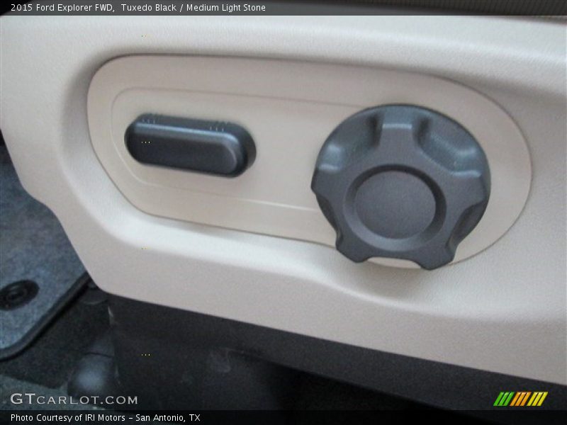 Tuxedo Black / Medium Light Stone 2015 Ford Explorer FWD