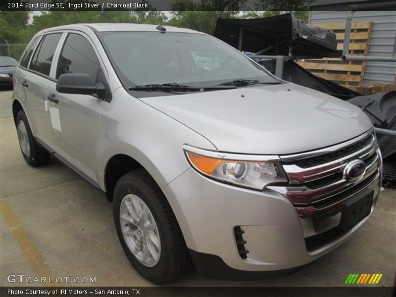 Ingot Silver / Charcoal Black 2014 Ford Edge SE
