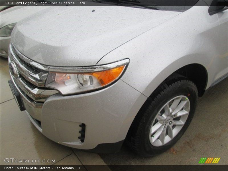 Ingot Silver / Charcoal Black 2014 Ford Edge SE