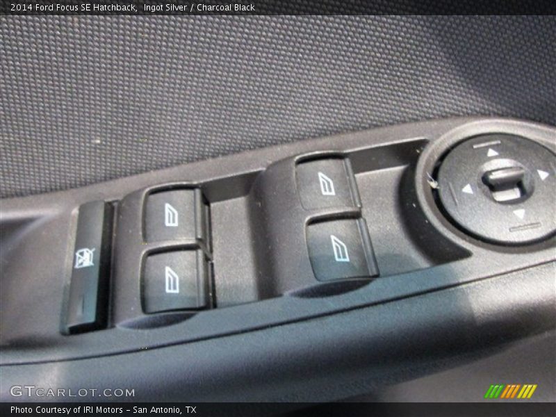 Ingot Silver / Charcoal Black 2014 Ford Focus SE Hatchback