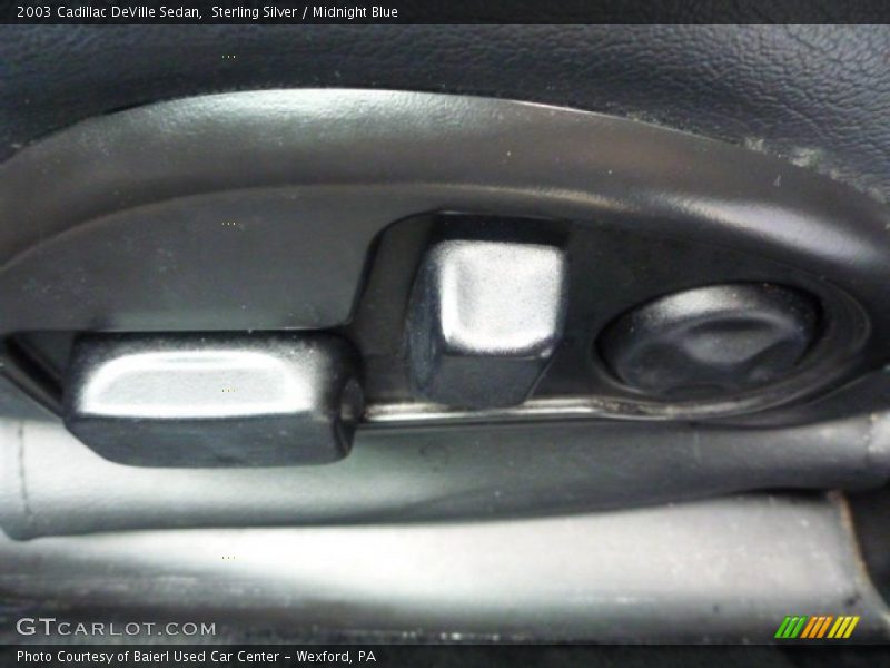 Sterling Silver / Midnight Blue 2003 Cadillac DeVille Sedan