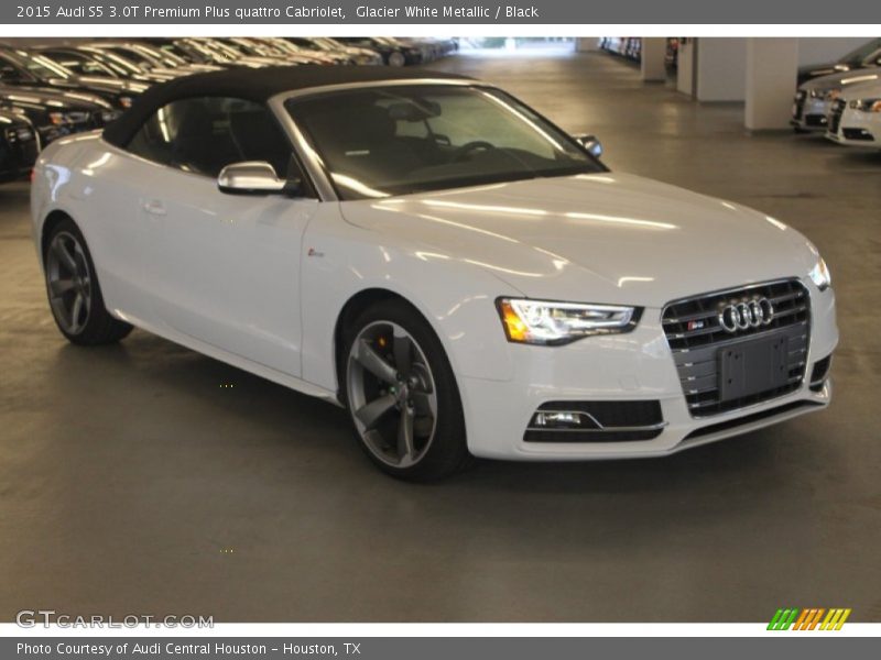 Front 3/4 View of 2015 S5 3.0T Premium Plus quattro Cabriolet