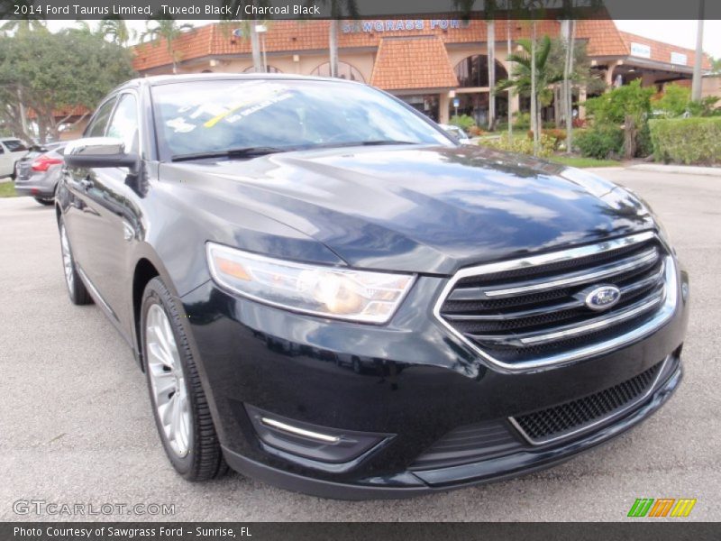 Tuxedo Black / Charcoal Black 2014 Ford Taurus Limited