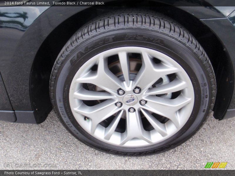 Tuxedo Black / Charcoal Black 2014 Ford Taurus Limited
