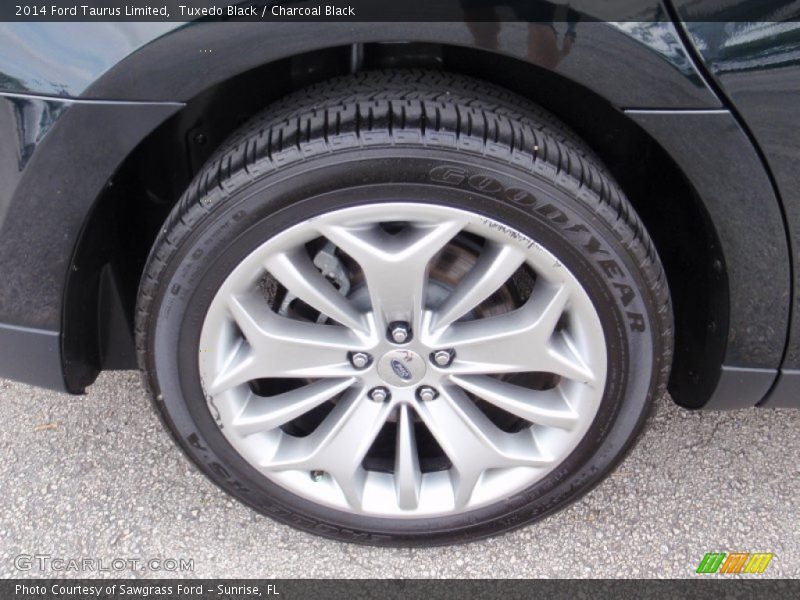 Tuxedo Black / Charcoal Black 2014 Ford Taurus Limited