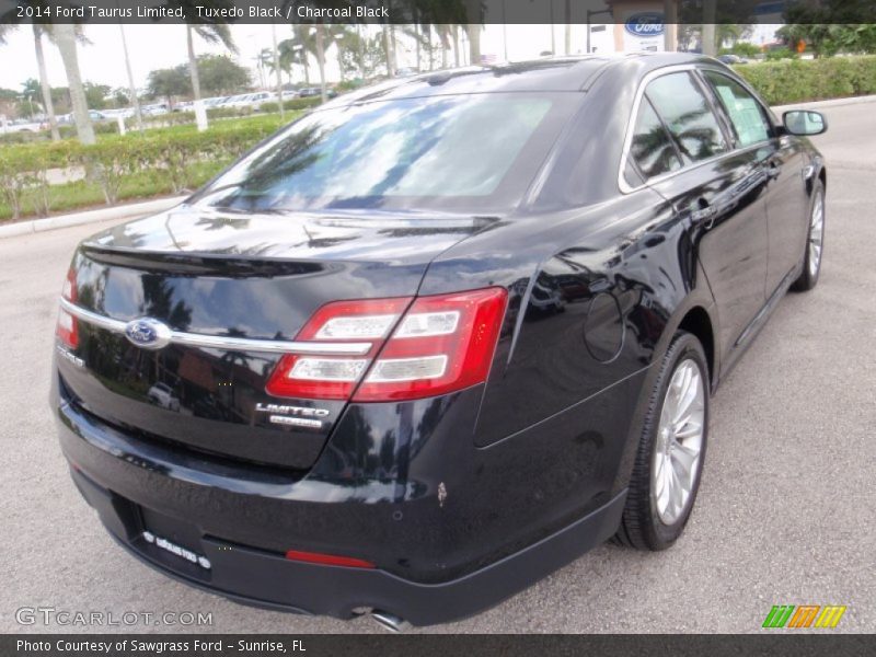Tuxedo Black / Charcoal Black 2014 Ford Taurus Limited