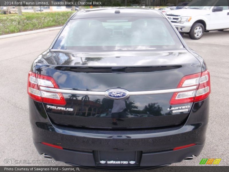 Tuxedo Black / Charcoal Black 2014 Ford Taurus Limited