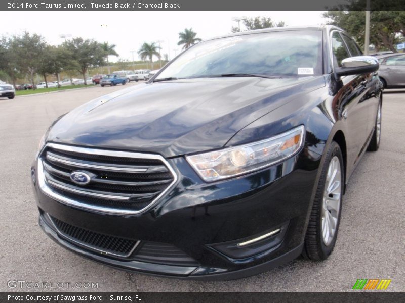 Tuxedo Black / Charcoal Black 2014 Ford Taurus Limited