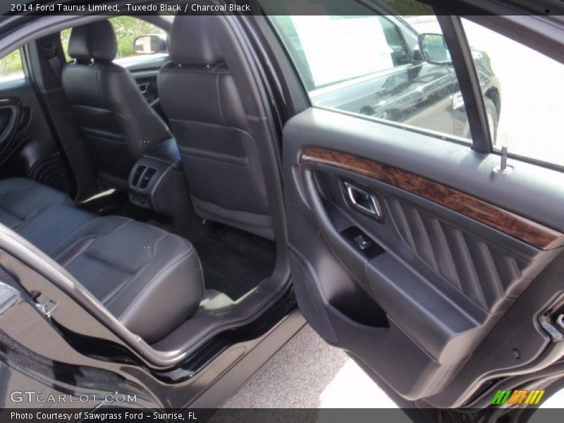 Tuxedo Black / Charcoal Black 2014 Ford Taurus Limited