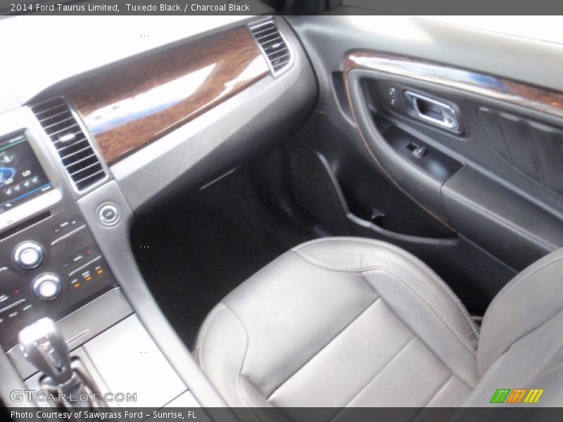 Tuxedo Black / Charcoal Black 2014 Ford Taurus Limited