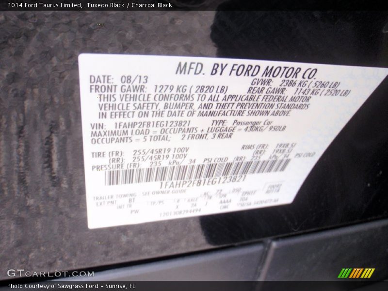 Tuxedo Black / Charcoal Black 2014 Ford Taurus Limited
