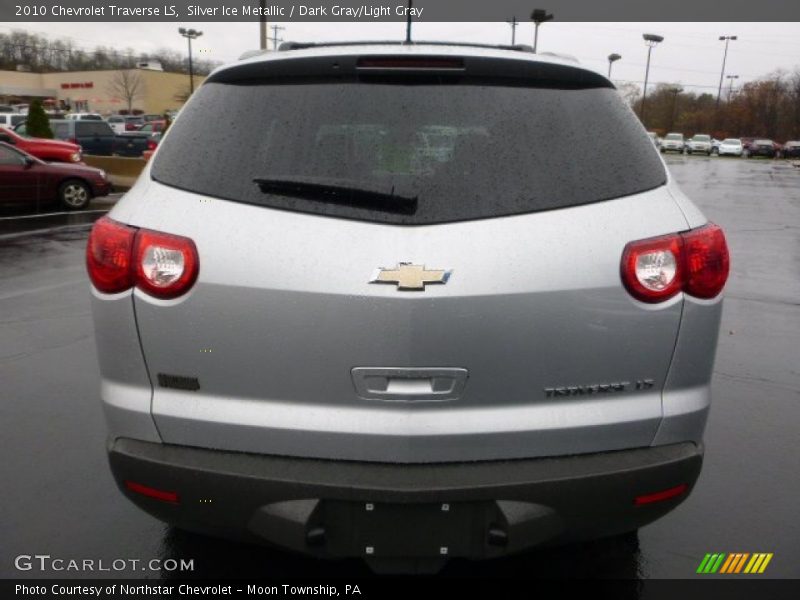 Silver Ice Metallic / Dark Gray/Light Gray 2010 Chevrolet Traverse LS