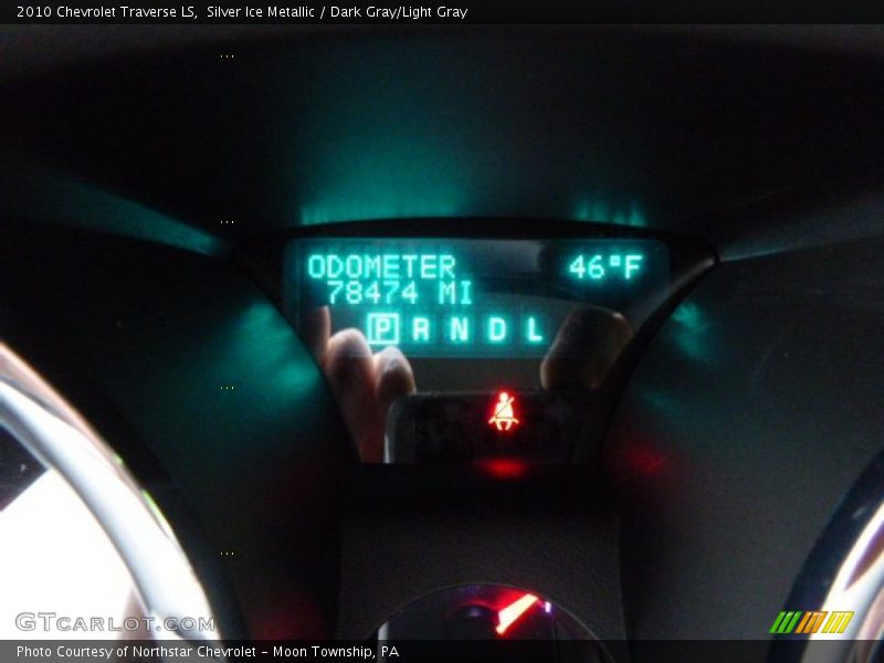 Silver Ice Metallic / Dark Gray/Light Gray 2010 Chevrolet Traverse LS