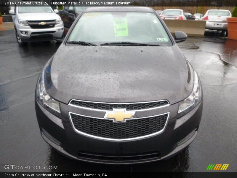 Tungsten Metallic / Jet Black/Medium Titanium 2014 Chevrolet Cruze LS