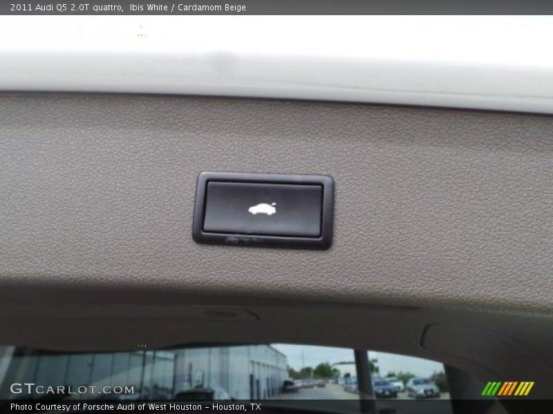 Ibis White / Cardamom Beige 2011 Audi Q5 2.0T quattro