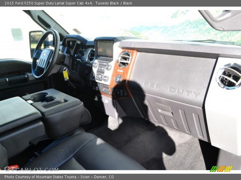 Tuxedo Black / Black 2015 Ford F250 Super Duty Lariat Super Cab 4x4