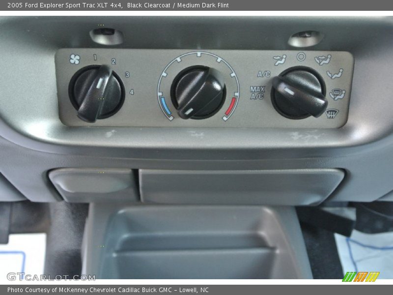 Black Clearcoat / Medium Dark Flint 2005 Ford Explorer Sport Trac XLT 4x4