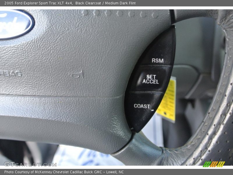 Black Clearcoat / Medium Dark Flint 2005 Ford Explorer Sport Trac XLT 4x4