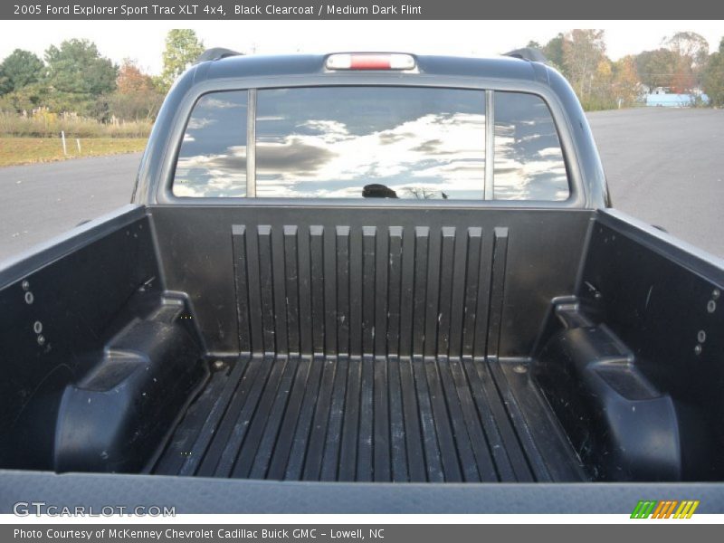 Black Clearcoat / Medium Dark Flint 2005 Ford Explorer Sport Trac XLT 4x4