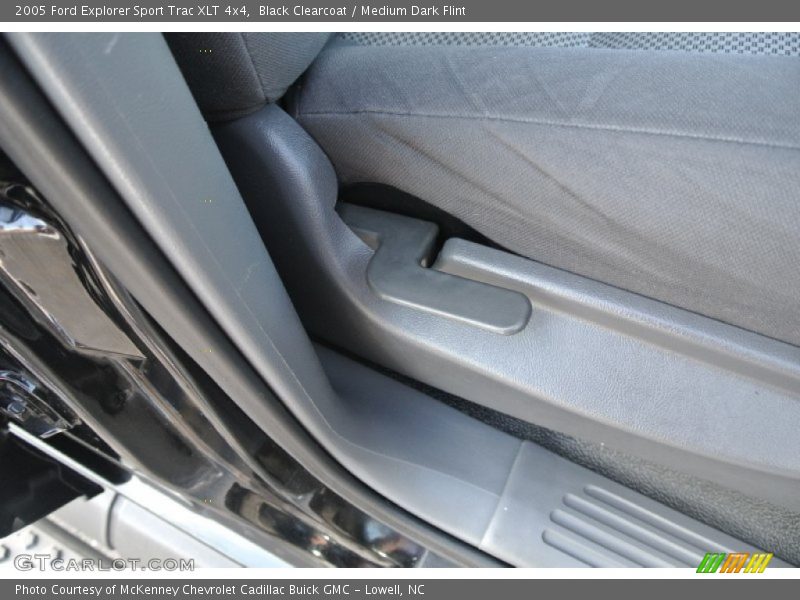 Black Clearcoat / Medium Dark Flint 2005 Ford Explorer Sport Trac XLT 4x4