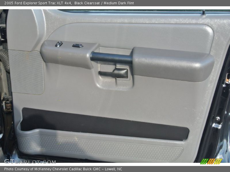 Black Clearcoat / Medium Dark Flint 2005 Ford Explorer Sport Trac XLT 4x4