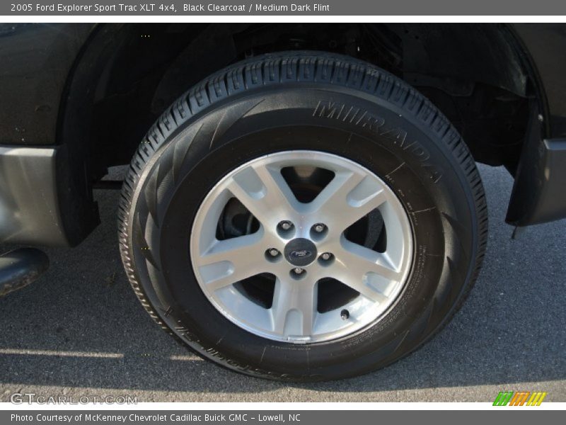 Black Clearcoat / Medium Dark Flint 2005 Ford Explorer Sport Trac XLT 4x4