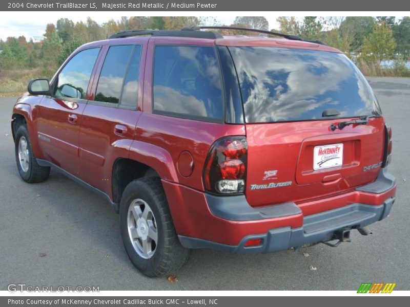 Majestic Red Metallic / Medium Pewter 2004 Chevrolet TrailBlazer LS