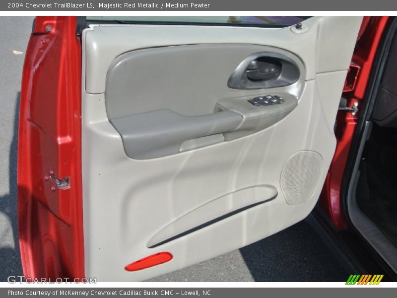 Majestic Red Metallic / Medium Pewter 2004 Chevrolet TrailBlazer LS