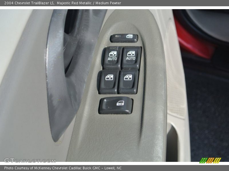 Majestic Red Metallic / Medium Pewter 2004 Chevrolet TrailBlazer LS