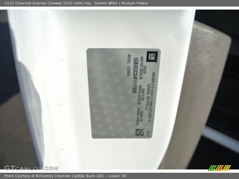 Summit White / Medium Pewter 2015 Chevrolet Express Cutaway 3500 Utility Van