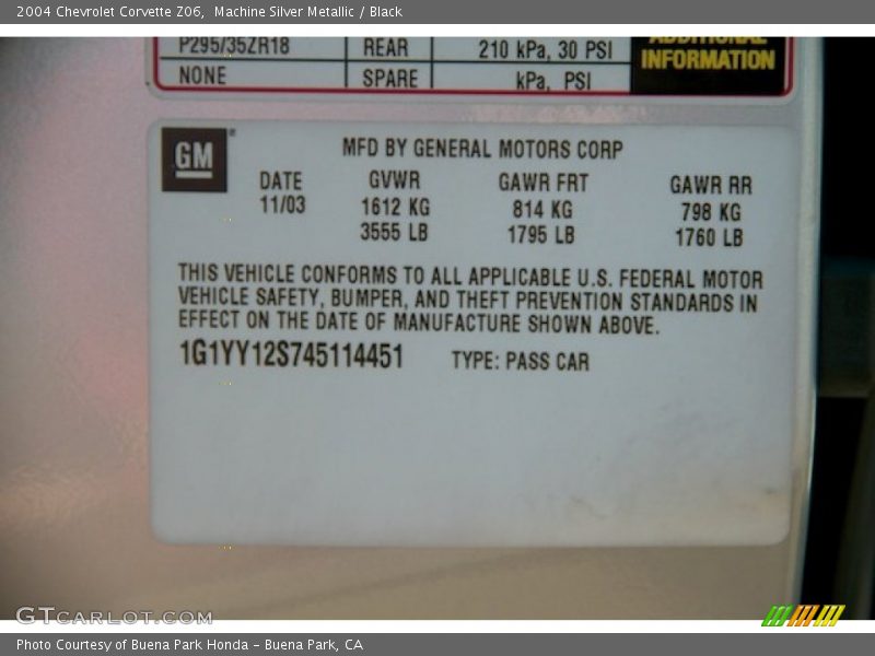 Machine Silver Metallic / Black 2004 Chevrolet Corvette Z06