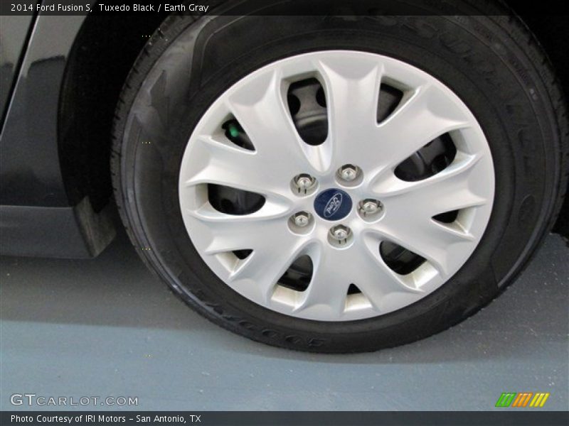 Tuxedo Black / Earth Gray 2014 Ford Fusion S