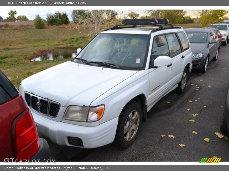 Aspen White / Gray 2001 Subaru Forester 2.5 S