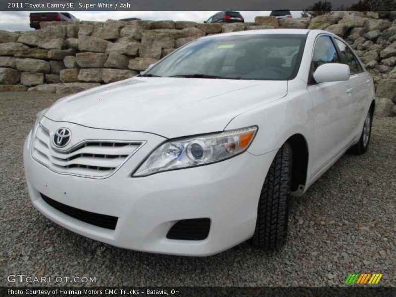 Super White / Ash 2011 Toyota Camry SE