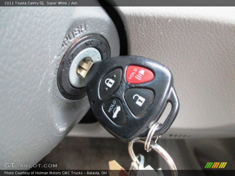 Super White / Ash 2011 Toyota Camry SE