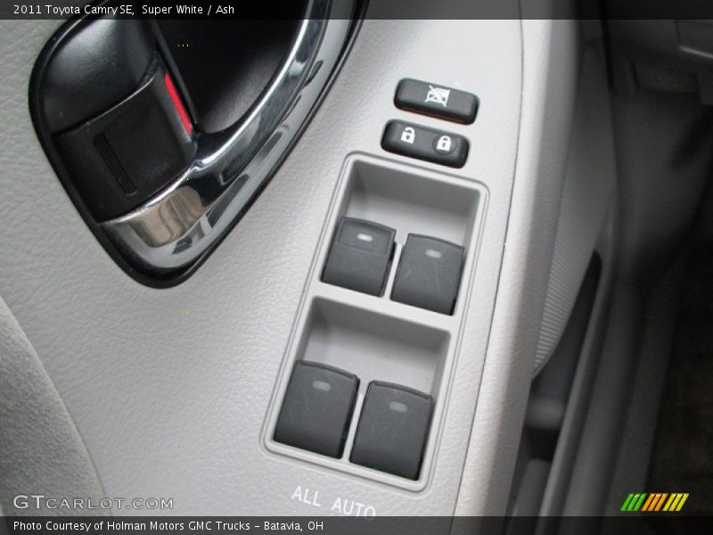 Super White / Ash 2011 Toyota Camry SE