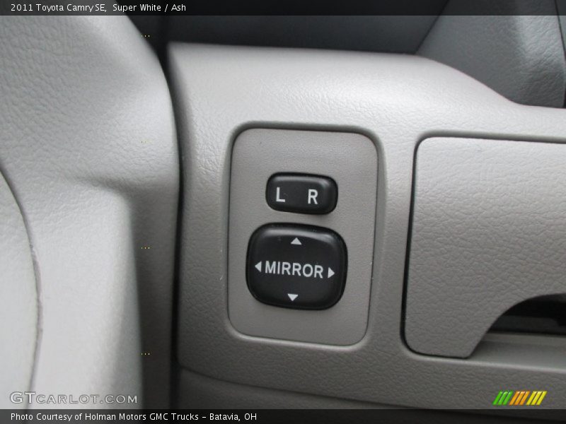 Super White / Ash 2011 Toyota Camry SE