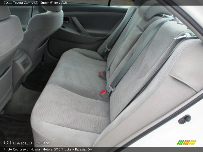 Super White / Ash 2011 Toyota Camry SE