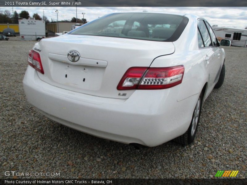 Super White / Ash 2011 Toyota Camry SE
