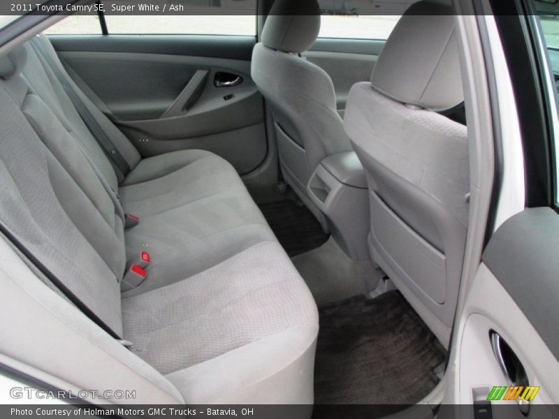 Super White / Ash 2011 Toyota Camry SE