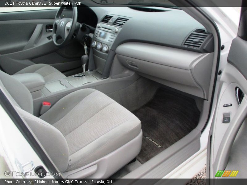 Super White / Ash 2011 Toyota Camry SE