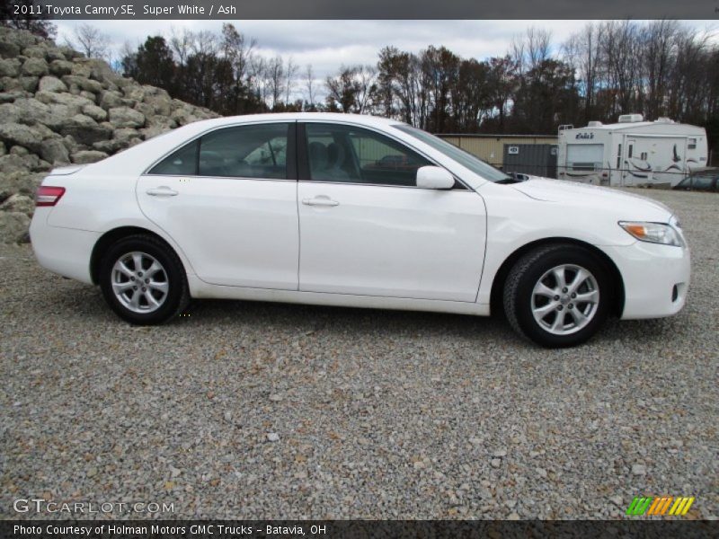 Super White / Ash 2011 Toyota Camry SE