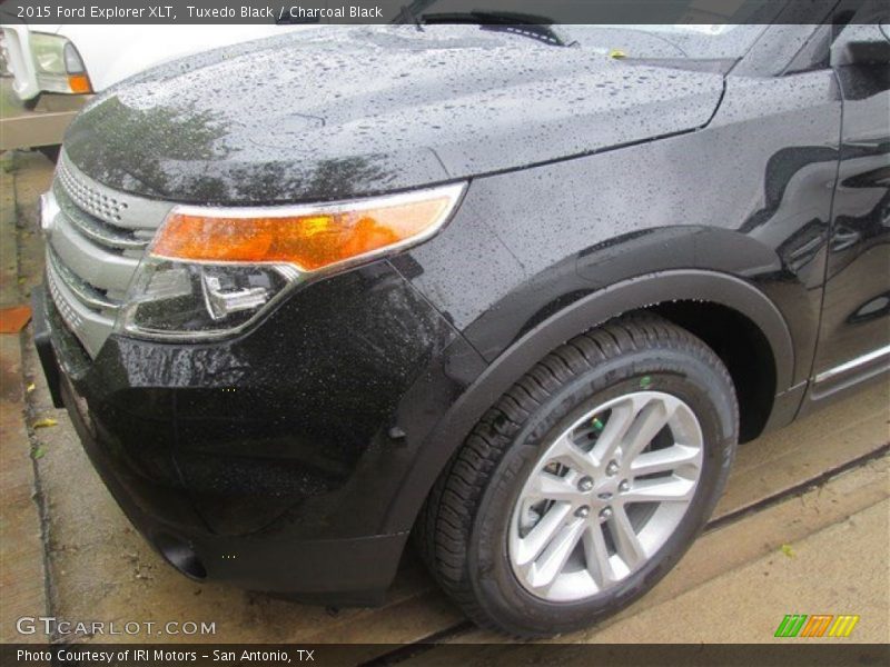Tuxedo Black / Charcoal Black 2015 Ford Explorer XLT