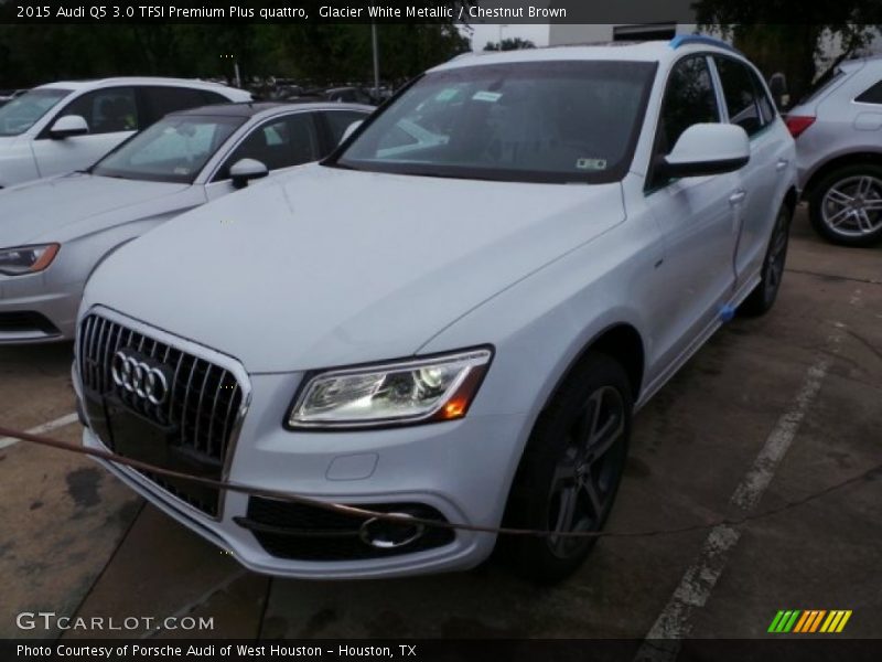 Front 3/4 View of 2015 Q5 3.0 TFSI Premium Plus quattro