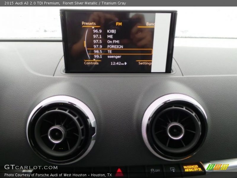 Florett Silver Metallic / Titanium Gray 2015 Audi A3 2.0 TDI Premium