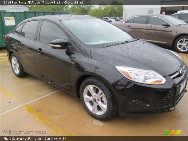 Tuxedo Black / Charcoal Black 2014 Ford Focus SE Sedan