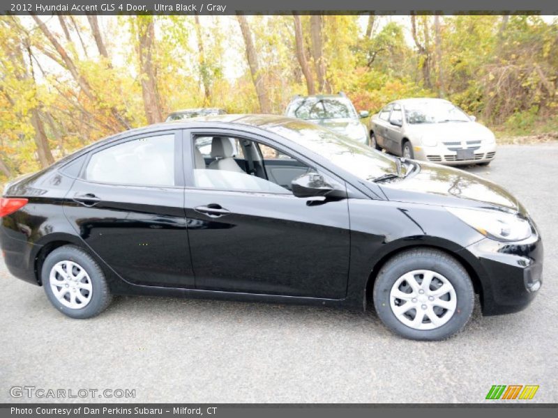 Ultra Black / Gray 2012 Hyundai Accent GLS 4 Door