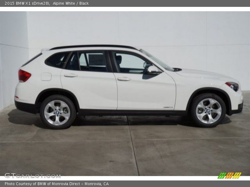 Alpine White / Black 2015 BMW X1 sDrive28i